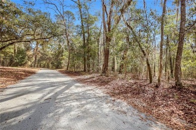 Drizzle Bluff Retreat is a captivating property nestled in the - photo 2