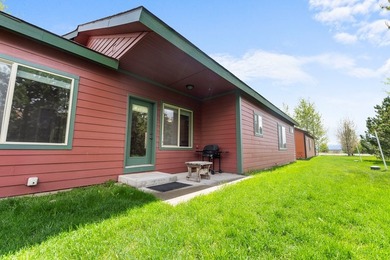 Enjoy effortless mountain living in this well-appointed - photo 29