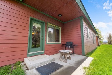 Enjoy effortless mountain living in this well-appointed - photo 30