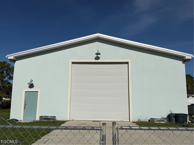 The ultimate live-work property:4 bedroom 2 bath home with - photo 32
