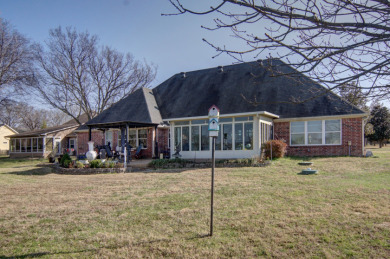 Waterfront Charm in East Texas - photo 4