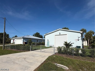 The ultimate live-work property:4 bedroom 2 bath home with - photo 33