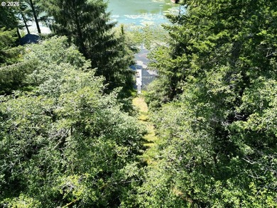 Rare opportunity to own a charming vintage lakefront home on - photo 3