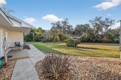 OWNER-OCCUPIED CUSTOM-BUILT 2 BEDROOM, 2 BATH HOME WITH LARGE - photo 9