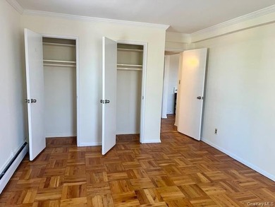 Well maintained large 2 bedroom with Terrace. This elevator - photo 12