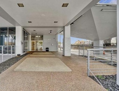 Rare corner residence in the heart of Downtown Hollywood - photo 7
