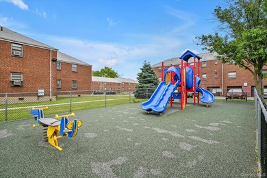 Corner Lower One Bedroom in Conveniently Located Clearview - photo 12