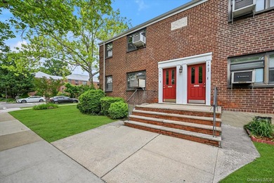 Corner Lower One Bedroom in Conveniently Located Clearview - photo 16