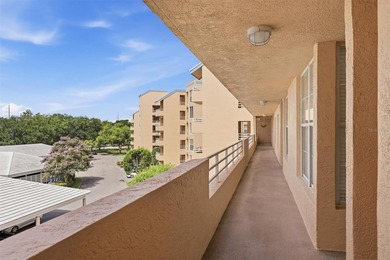 Move-in ready in The Greens at Pinebrook. This 2-bedroom, 2-bath - photo 3