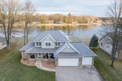 Lake Laura Home For Sale in Canadian Lakes Michigan