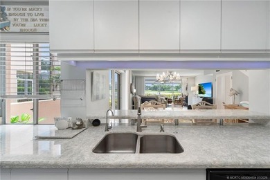 Seldom available, 1st & 2nd floor, TOWNHOUSE Style end-unit - photo 11