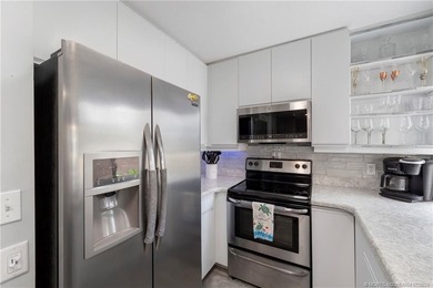 Seldom available, 1st & 2nd floor, TOWNHOUSE Style end-unit - photo 12