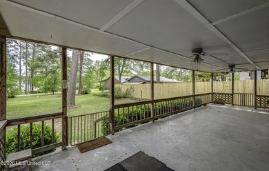 NEW PRICE!!! Welcome to this adorable home in Florence MS with a - photo 2