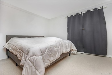 Welcome to this spacious and beautifully maintained 5-bedroom - photo 13