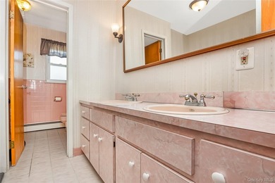 Welcome to this spacious and beautifully maintained 5-bedroom - photo 14
