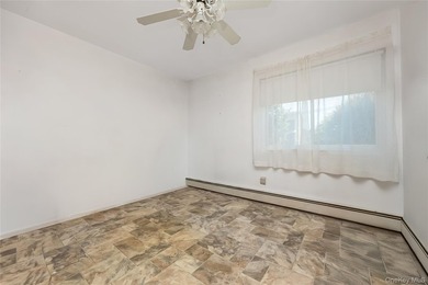 Welcome to this spacious and beautifully maintained 5-bedroom - photo 15