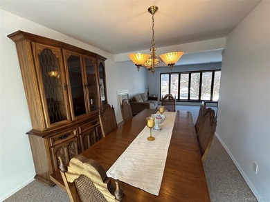 A great house located in a beautiful neighborhood with award - photo 5