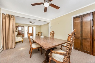 Welcome to this spacious and beautifully maintained 5-bedroom - photo 16