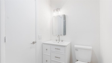 Top-Floor Corner Unit | All Ages | Rent Right Away! Experience - photo 17