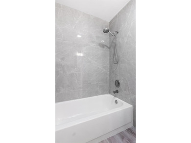 Top-Floor Corner Unit | All Ages | Rent Right Away! Experience - photo 18