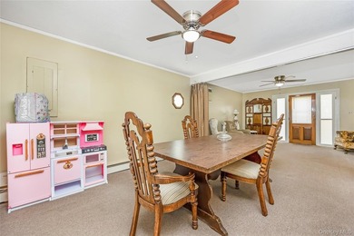 Welcome to this spacious and beautifully maintained 5-bedroom - photo 19