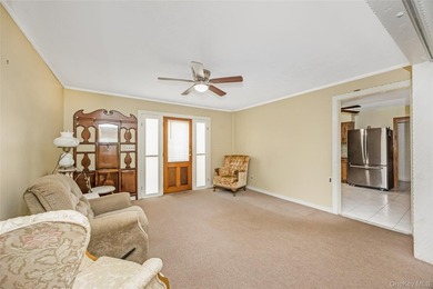 Welcome to this spacious and beautifully maintained 5-bedroom - photo 20