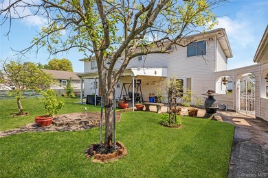 Welcome to this spacious and beautifully maintained 5-bedroom - photo 26