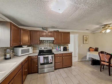 Welcome to your new home, ideally located in the heart of West - photo 2