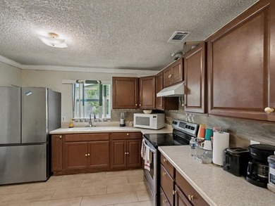 Welcome to your new home, ideally located in the heart of West - photo 4