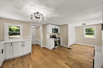 Fully renovated and move-in ready, this charming 2-bedroom home - photo 8