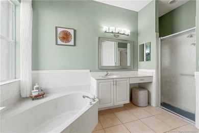 Price improvement! This stunning LAKEFRONT 3BR/2BA/2CG + den - photo 26