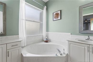 Price improvement! This stunning LAKEFRONT 3BR/2BA/2CG + den - photo 27