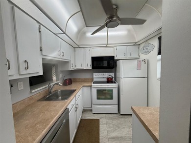 PRICE TO SELL Move-in ready, super clean all furnish, turnkey - photo 1