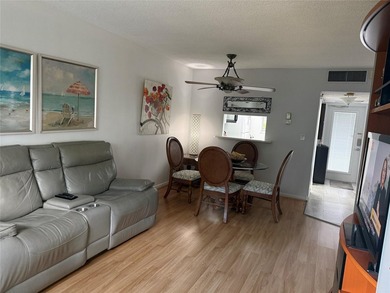 PRICE TO SELL Move-in ready, super clean all furnish, turnkey - photo 4