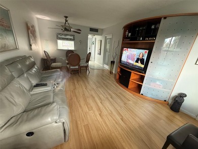 PRICE TO SELL Move-in ready, super clean all furnish, turnkey - photo 10