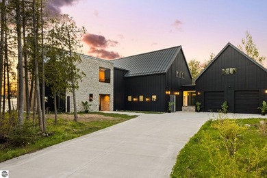 Lake Home Active Under Contract in Northport, Michigan