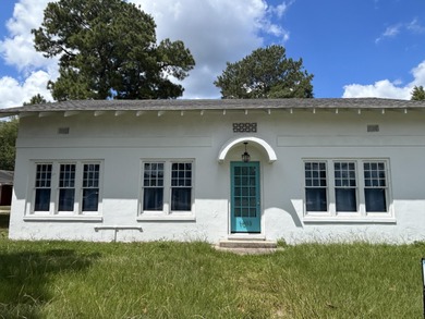 Pearl River Home For Sale in Columbia Mississippi