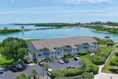 Experience the ultimate island lifestyle in this beautifully - photo 1