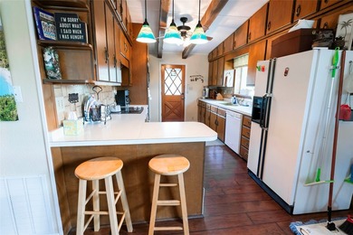 Lakefront Living on Lake Nocona! Escape to this spacious - photo 28