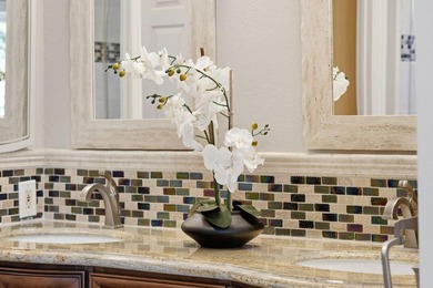 PRIZED CORNER LOT WITH STUNNING REMODEL IN SERENE ALMADEN | - photo 29
