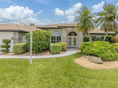 Experience luxury Florida living in this beautifully updated - photo 3