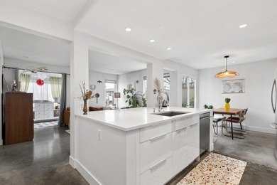 Welcome to St. George Place in the heart of Mount Pleasant. This - photo 14