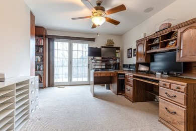 PICTURE-PERFECT CURB APPEAL, 3-CAR GARAGE, PEACEFUL CUL-DE-SAC - photo 32