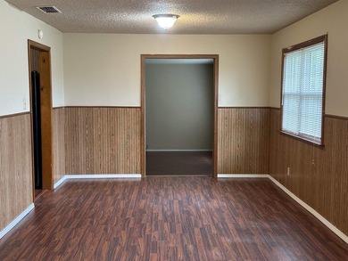 This cozy 3/1/2 (1524 sqft) home has endless possibilities. The - photo 33
