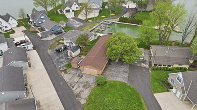 LAKEFRONT!!! Escape to the water in this 2 bedroom, 2 bath - photo 5