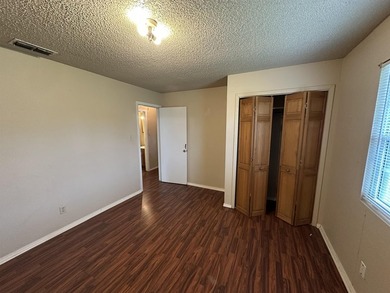 This cozy 3/1/2 (1524 sqft) home has endless possibilities. The - photo 38