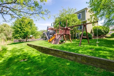 PICTURE-PERFECT CURB APPEAL, 3-CAR GARAGE, PEACEFUL CUL-DE-SAC - photo 42