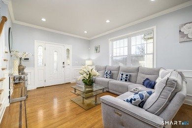 Welcome to this rare 3 bedroom, 3.5 bath townhouse! Located in a - photo 3