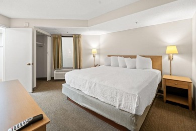 Beautiful, ocean view King suite at Landmark Resort! This - photo 12