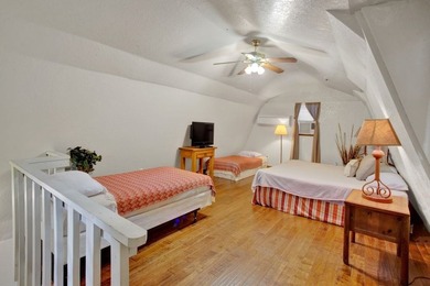 In the heart of the Texas Hill Country Wine Trail, this - photo 32